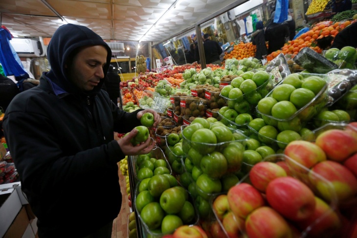 "الاحصاء": انخفاض حاد في أسعار المنتج خلال شهر أيار 